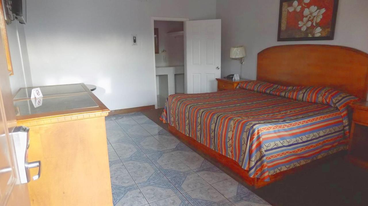 Hotel Del Camino Ciudad Cuauhtemoc  Экстерьер фото