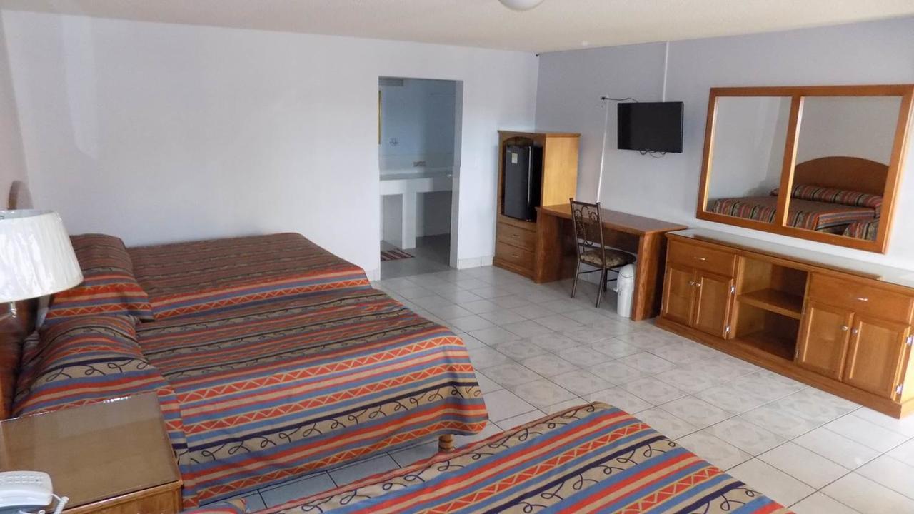 Hotel Del Camino Ciudad Cuauhtemoc  Экстерьер фото